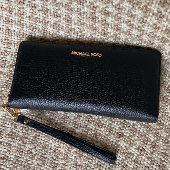 Michael Kors Jet Set Travel Large Travel CONTINENTAL Wallet-Wristlet - Picture 12 of 16